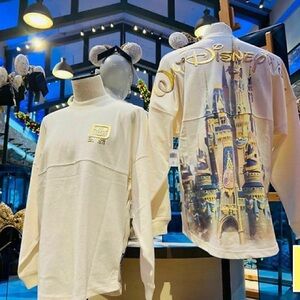 XXL Walt Disney World 50th anniversary Castle Sparkly Spirit Jersey NWT